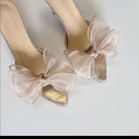 Champagne Tone Bow Pointed Dress Slippers - Picture 4 of 7